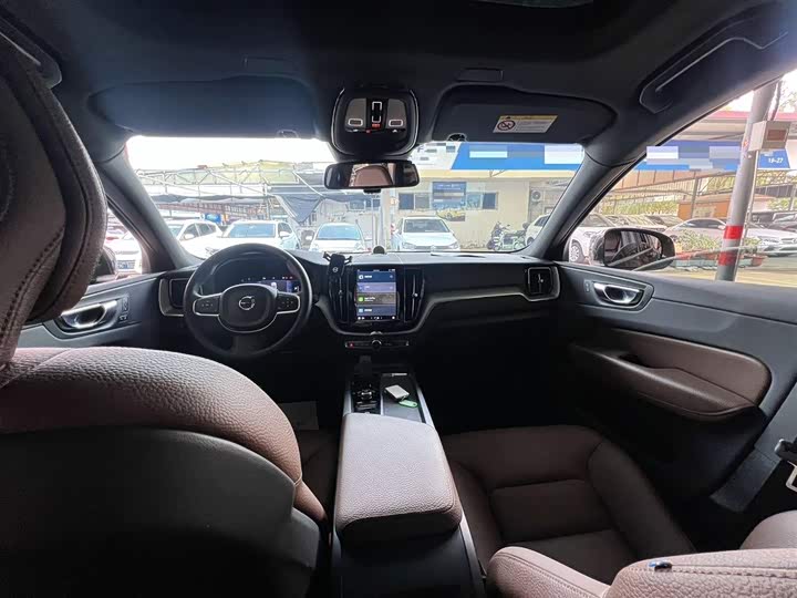 Фото 14 - Volvo XC60