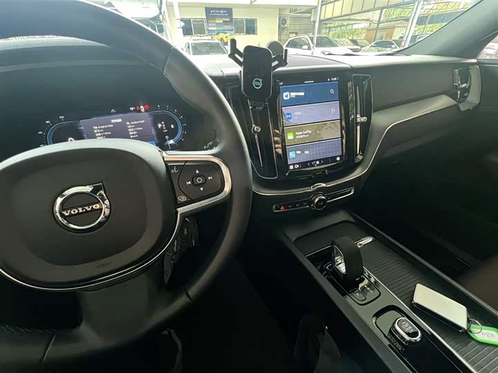 Фото 16 - Volvo XC60