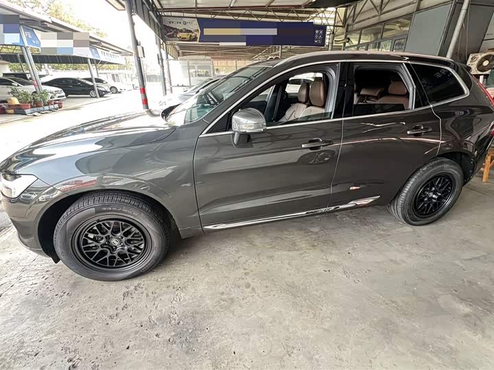 Фото 7 - Volvo XC60