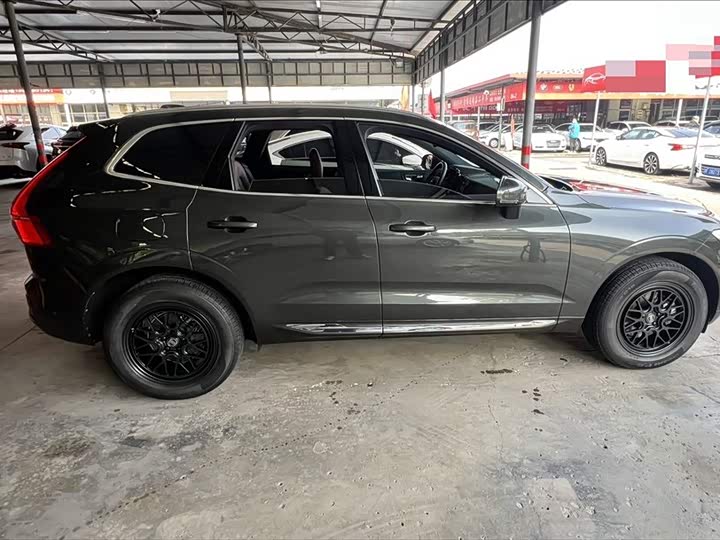 Фото 8 - Volvo XC60