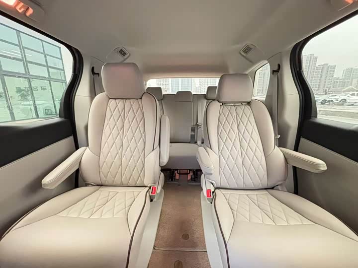 Фото 6 - Buick GL8 ES