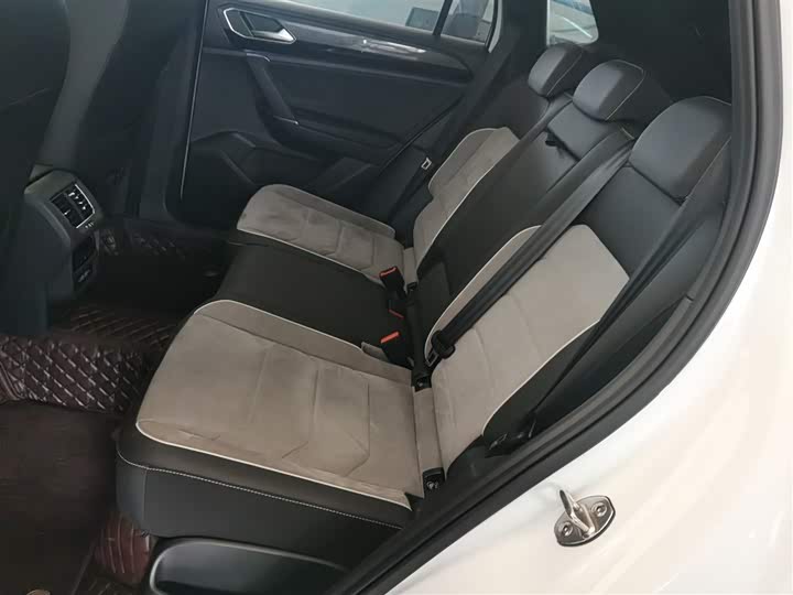 Фото 17 - Volkswagen Tayron