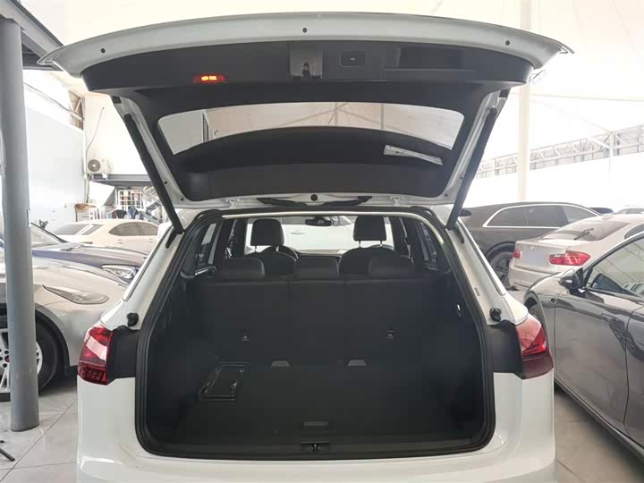 Фото 19 - Volkswagen Tayron