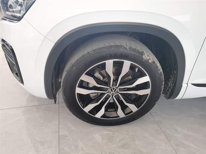 Фото 23 - Volkswagen Tayron