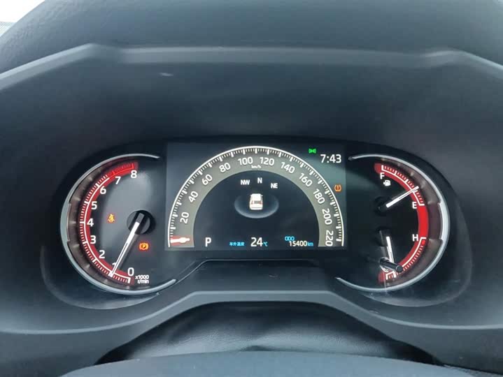 Фото 14 - Toyota RAV4