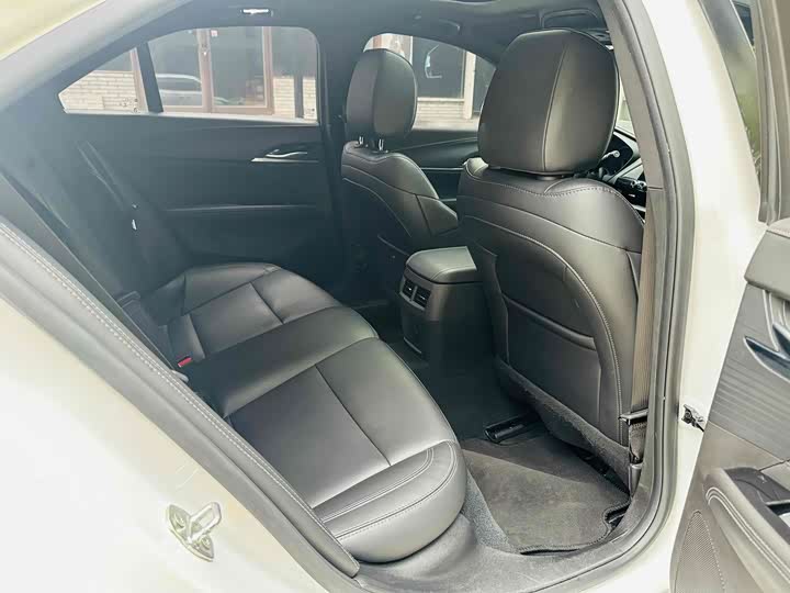 Фото 4 - Cadillac CT4