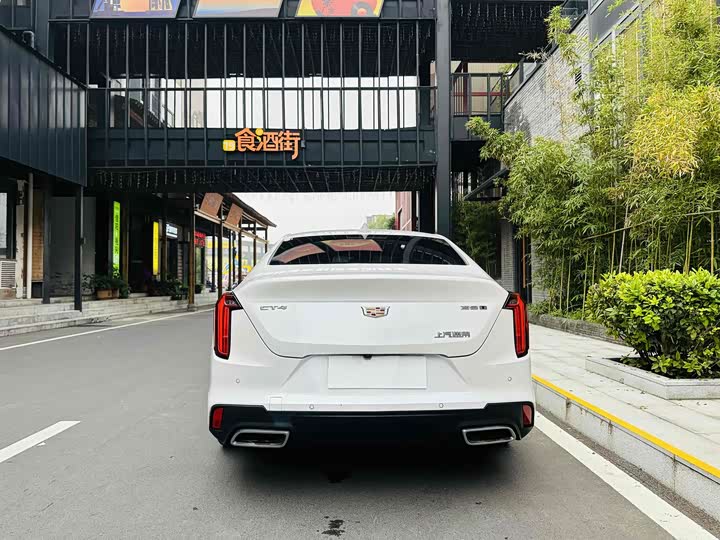 Фото 8 - Cadillac CT4