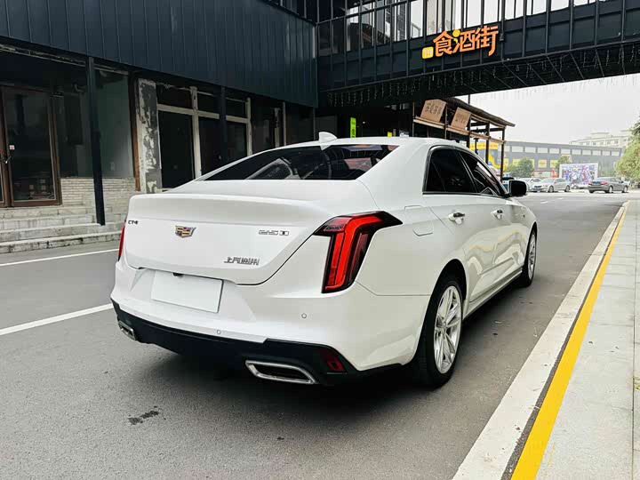 Фото 9 - Cadillac CT4