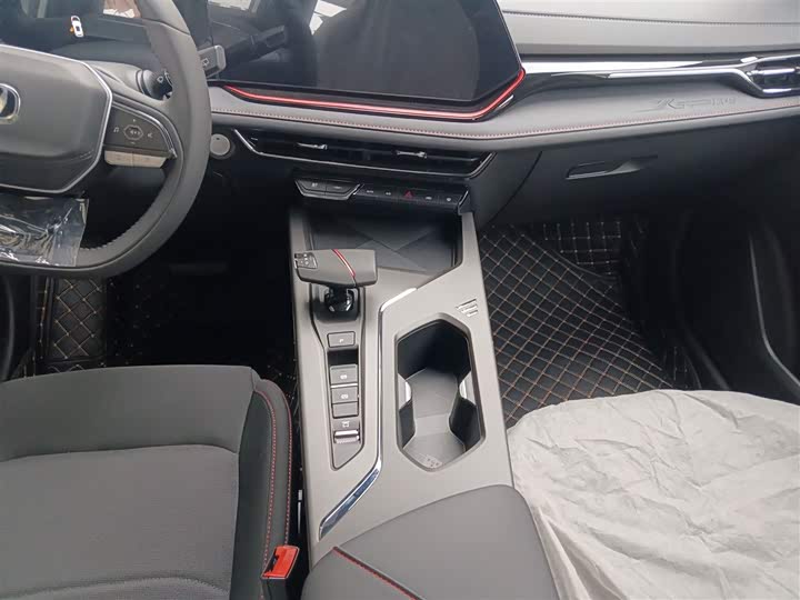 Фото 11 - Changan X5 Plus