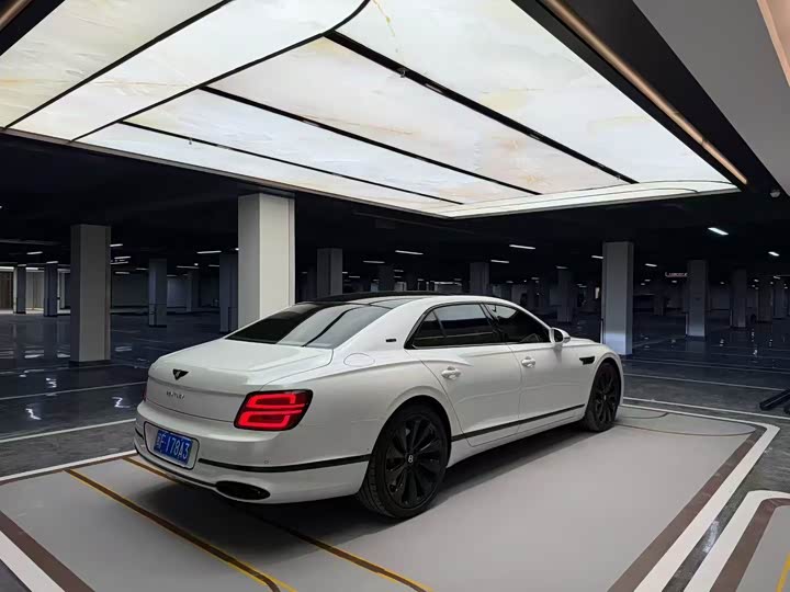Фото 6 - Bentley Flying Spur