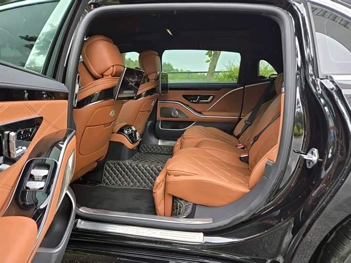 Фото 14 - Mercedes-Benz Maybach S-Class