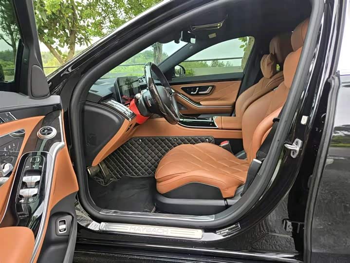 Фото 15 - Mercedes-Benz Maybach S-Class