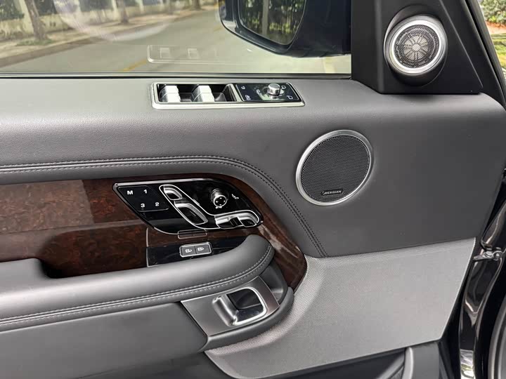 Фото 8 - Land Rover Range Rover