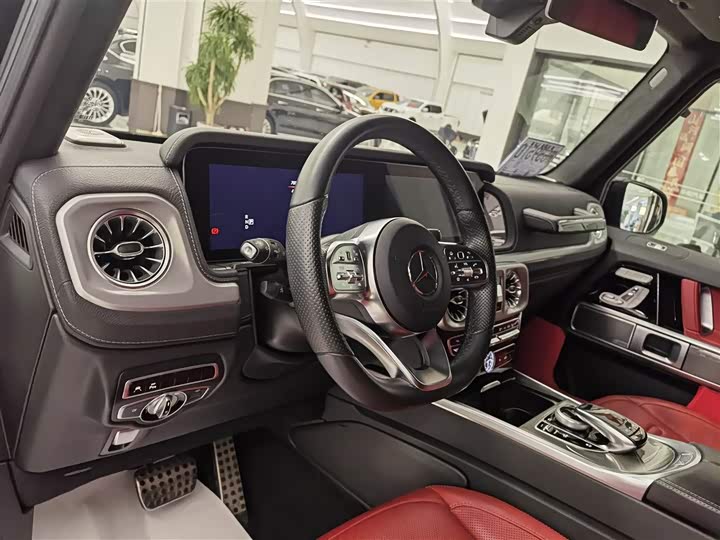 Фото 9 - Mercedes-Benz G-Class