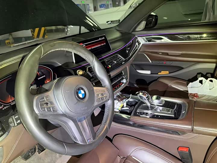 Фото 4 - BMW 7 Series