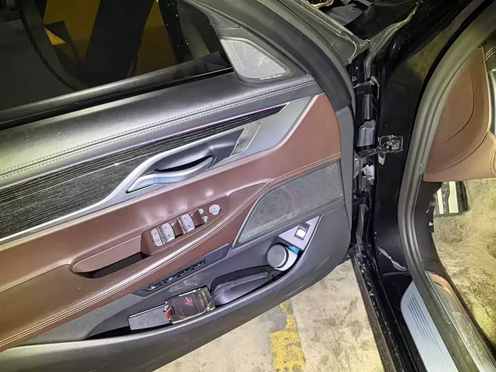 Фото 5 - BMW 7 Series