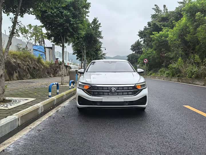 Фото 2 - Volkswagen Sagitar L