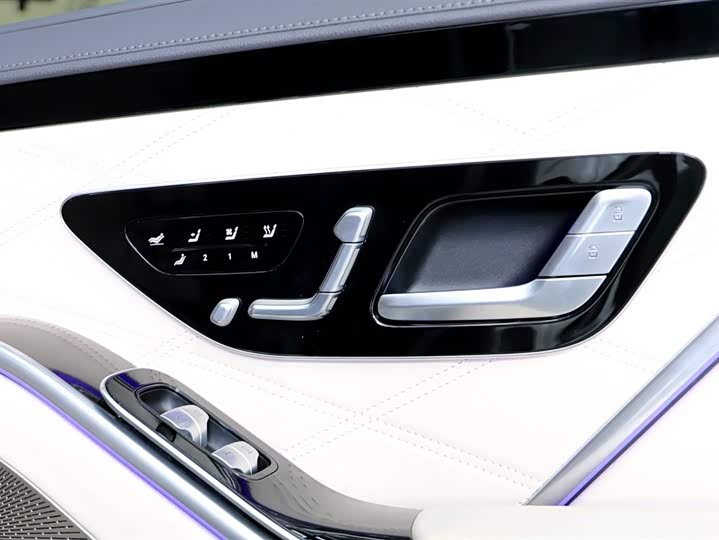 Фото 3 - Mercedes-Benz Maybach S-Class