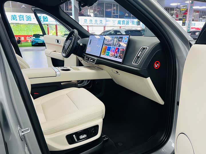 Фото 16 - LiXiang L9