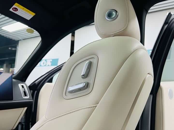 Фото 25 - LiXiang L9