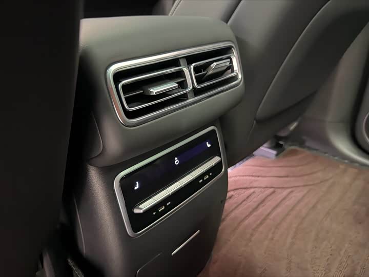 Фото 10 - LiXiang L7