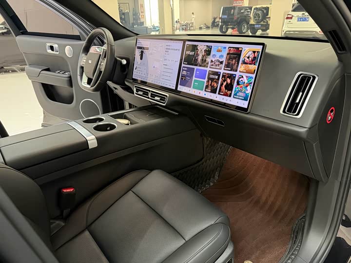 Фото 12 - LiXiang L7