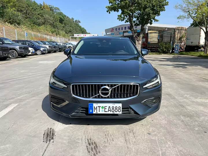 Фото 2 - Volvo S60