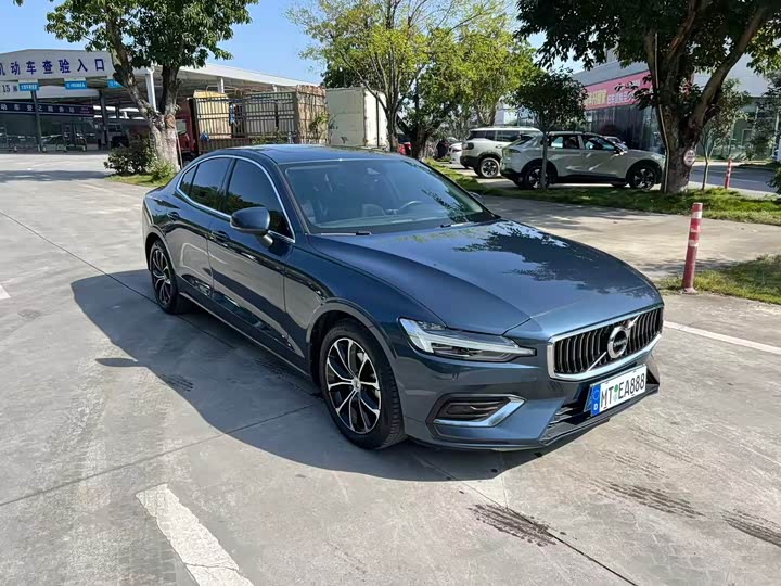 Фото 3 - Volvo S60