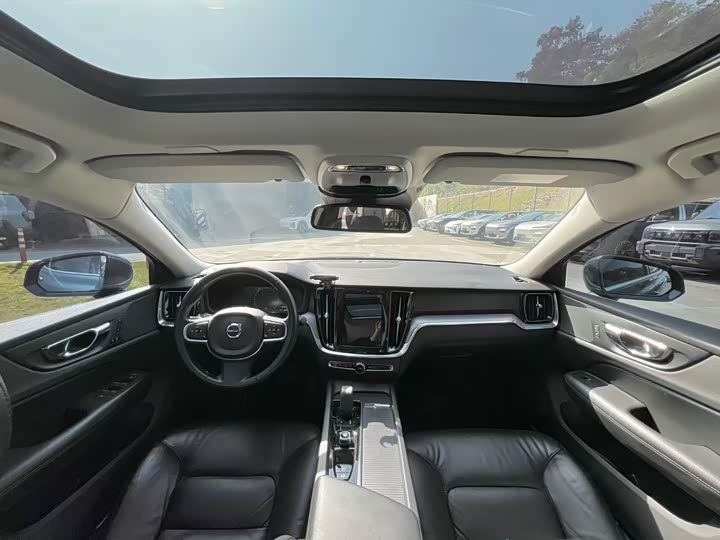 Фото 4 - Volvo S60