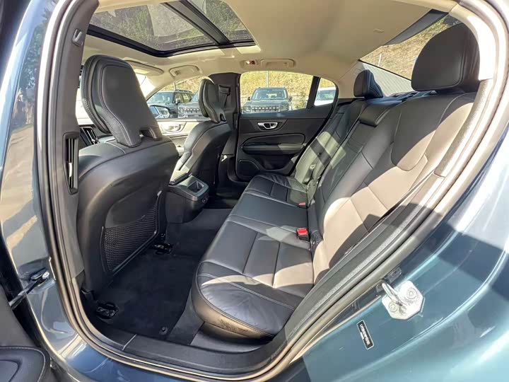 Фото 6 - Volvo S60