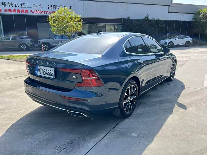 Фото 9 - Volvo S60