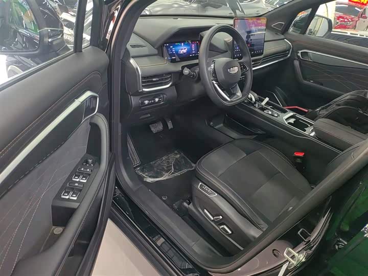 Фото 16 - Geely Okavango L