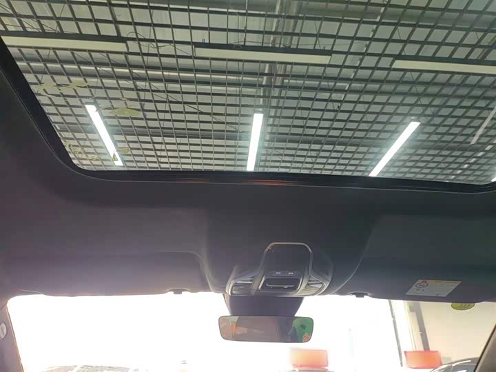 Фото 18 - Geely Okavango L