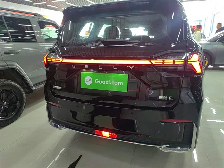 Фото 6 - Geely Okavango L