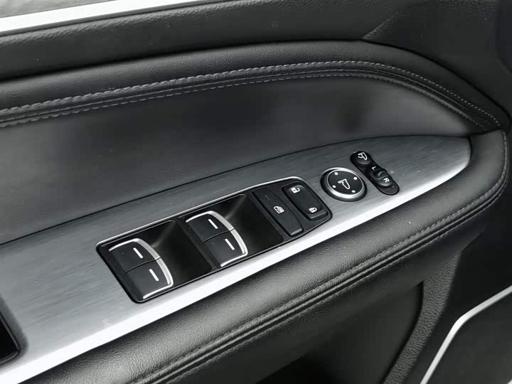 Фото 9 - Honda Avancier