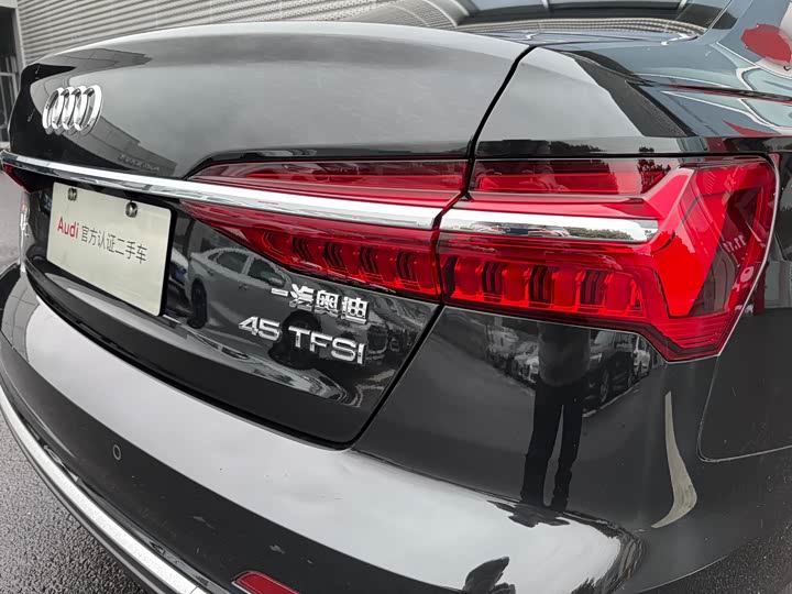 Фото 10 - Audi A6L