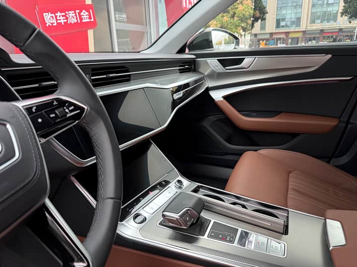 Фото 8 - Audi A6L