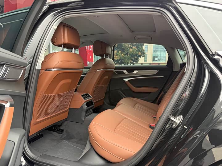 Фото 9 - Audi A6L