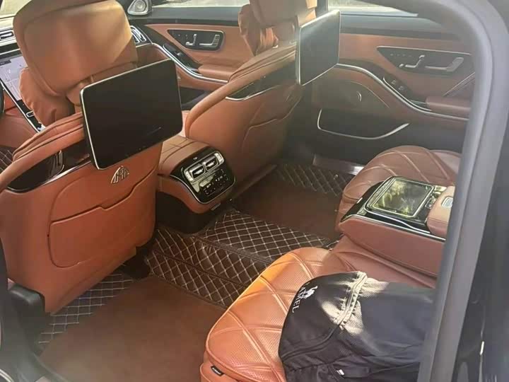 Фото 4 - Mercedes-Benz Maybach S-Class