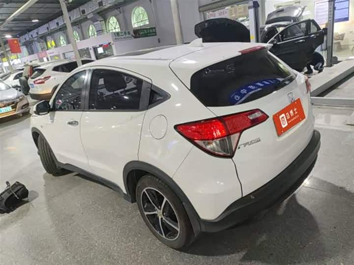 Фото 3 - Honda Vezel