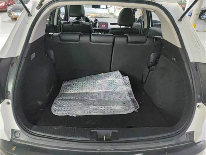 Фото 9 - Honda Vezel