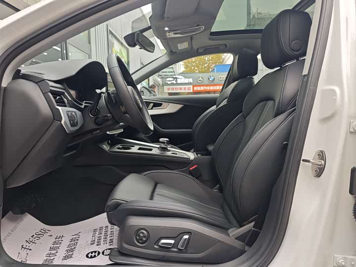 Фото 16 - Audi A4L