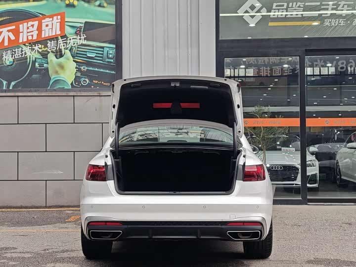 Фото 6 - Audi A4L