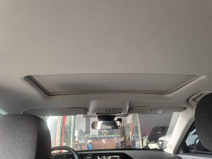 Фото 18 - Bestune B70