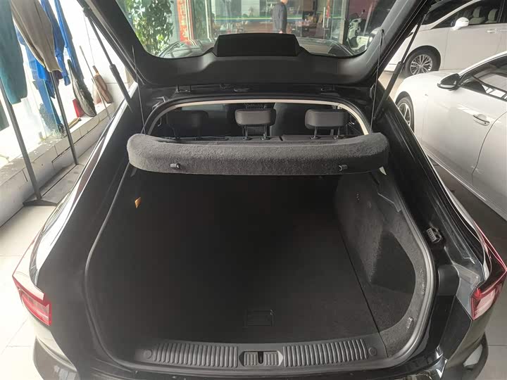 Фото 19 - Bestune B70