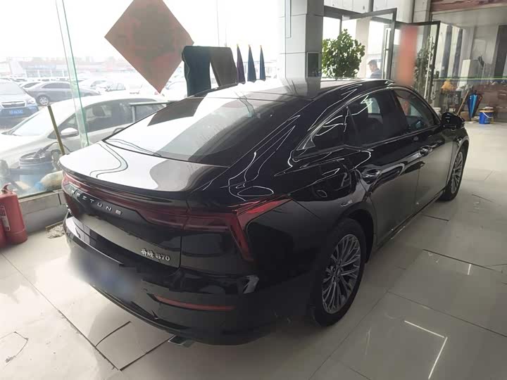 Фото 7 - Bestune B70