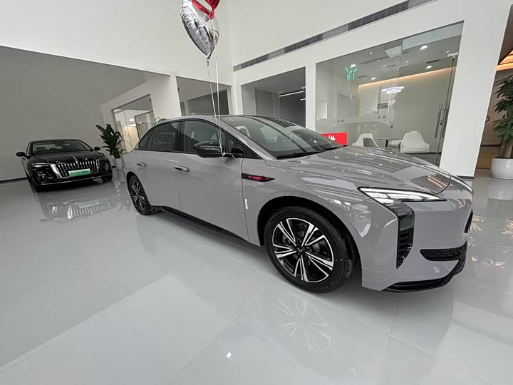 Фото 16 - Hongqi EH7