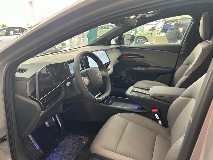 Фото 4 - Hongqi EH7