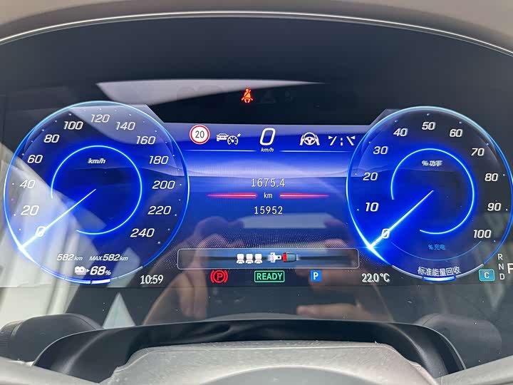 Фото 17 - Mercedes-Benz EQS