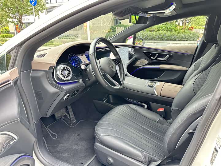 Фото 9 - Mercedes-Benz EQS